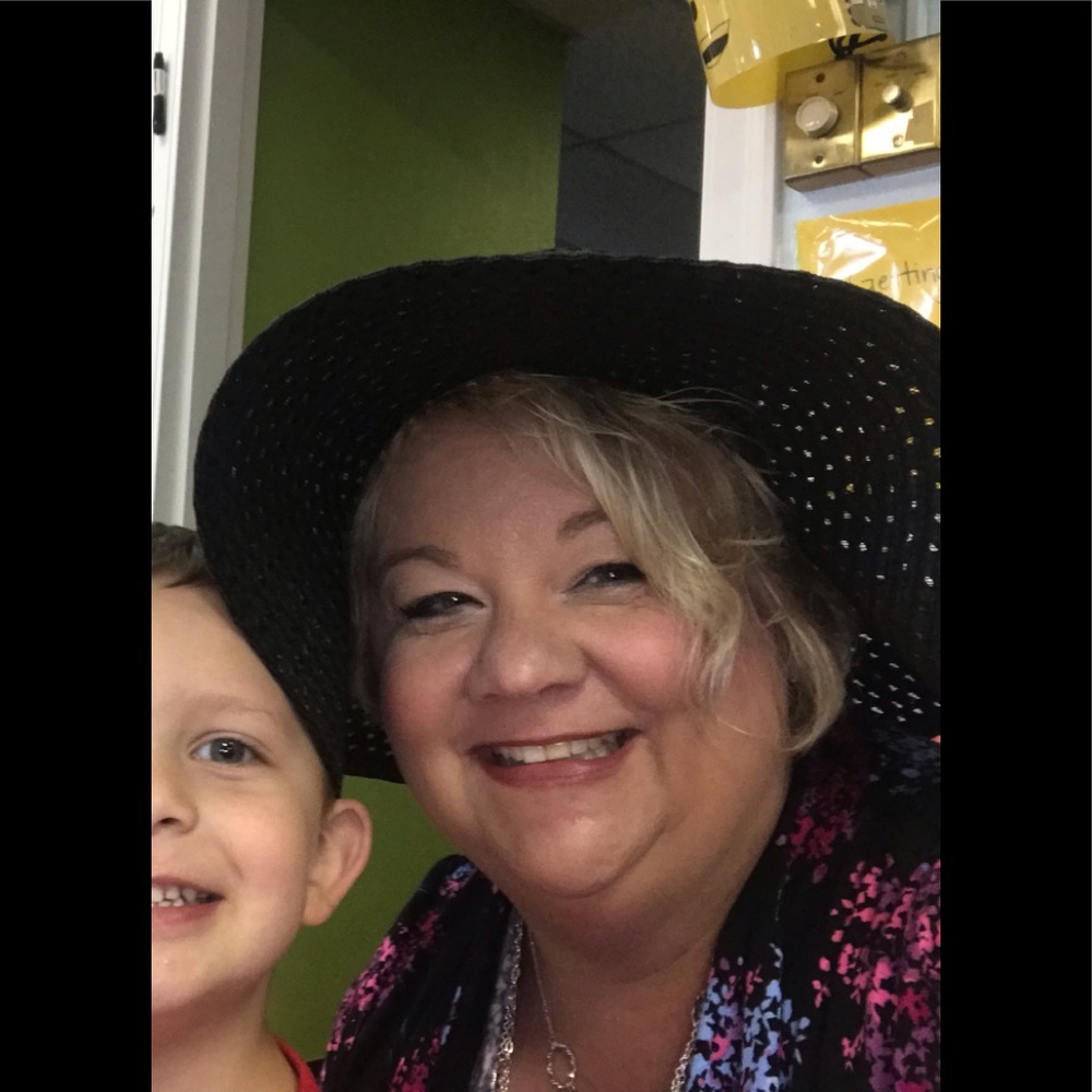 Meet your Posher, Kandi